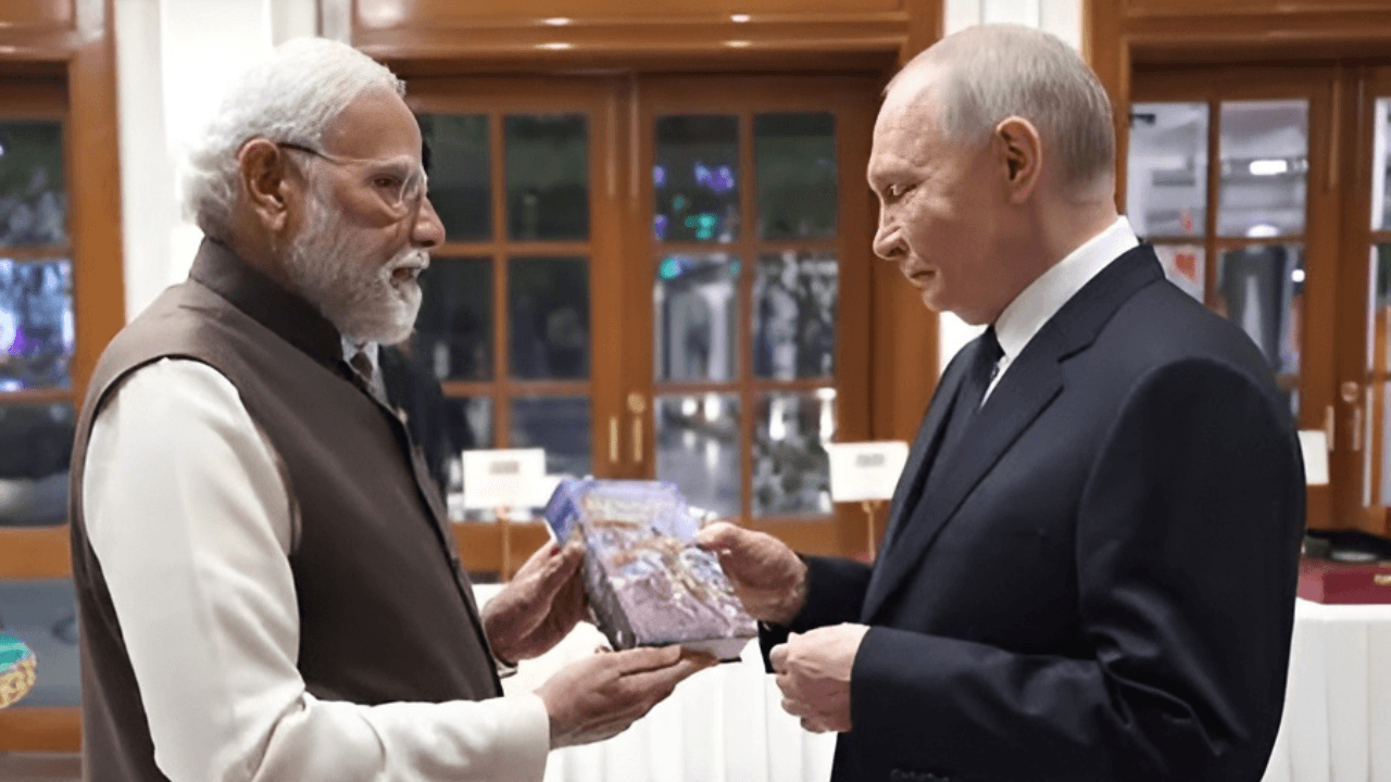 Gifts from India: Assam Tea, Kashmiri Saffron, and More for Putin