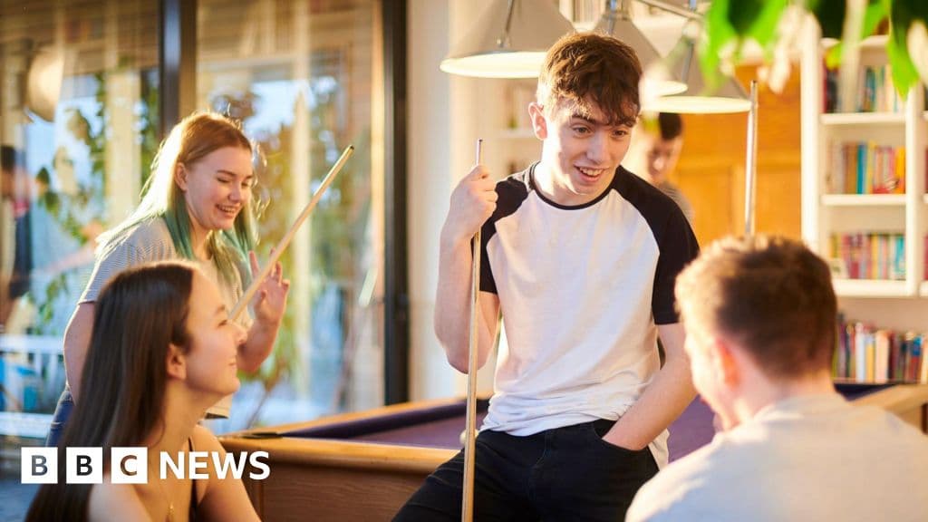 Hundreds of youth centres planned to reach 'isolated' generation