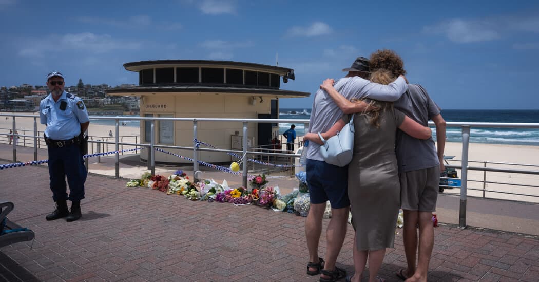 How the Bondi Beach Community Rushed to Help Shooting Victims
