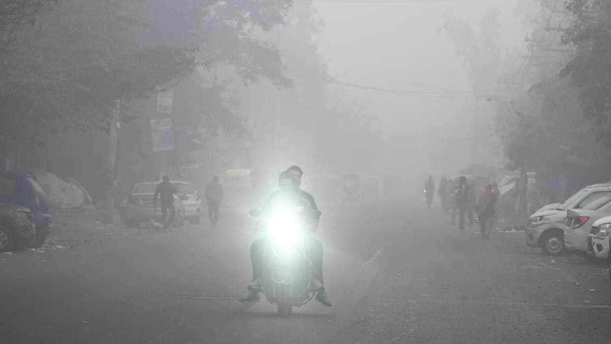 Air quality worsens in Delhi, AQI settles in ‘severe’ zone