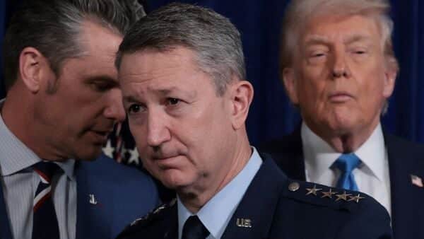 Operation Absolute Resolve: From F-22s to B-1 Bombers — Dan Caine details firepower used in Venezuela mission | Today News