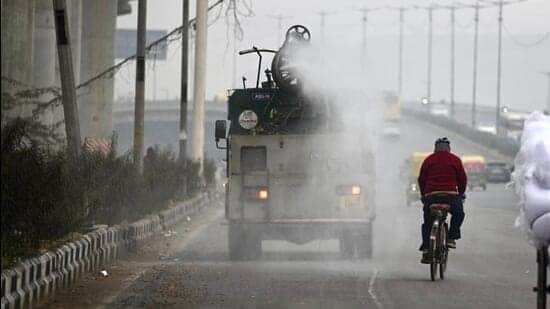 Delhi air quality dips again; AQI close to 300, fog disrupts 170 flights