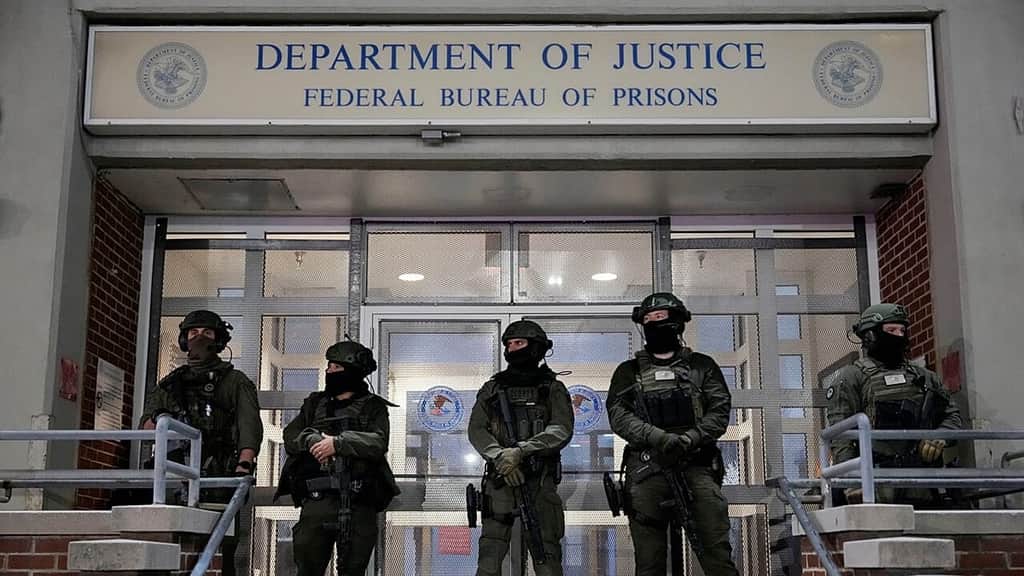 Captured Venezuelan leader Nicolás Maduro arrives in New York