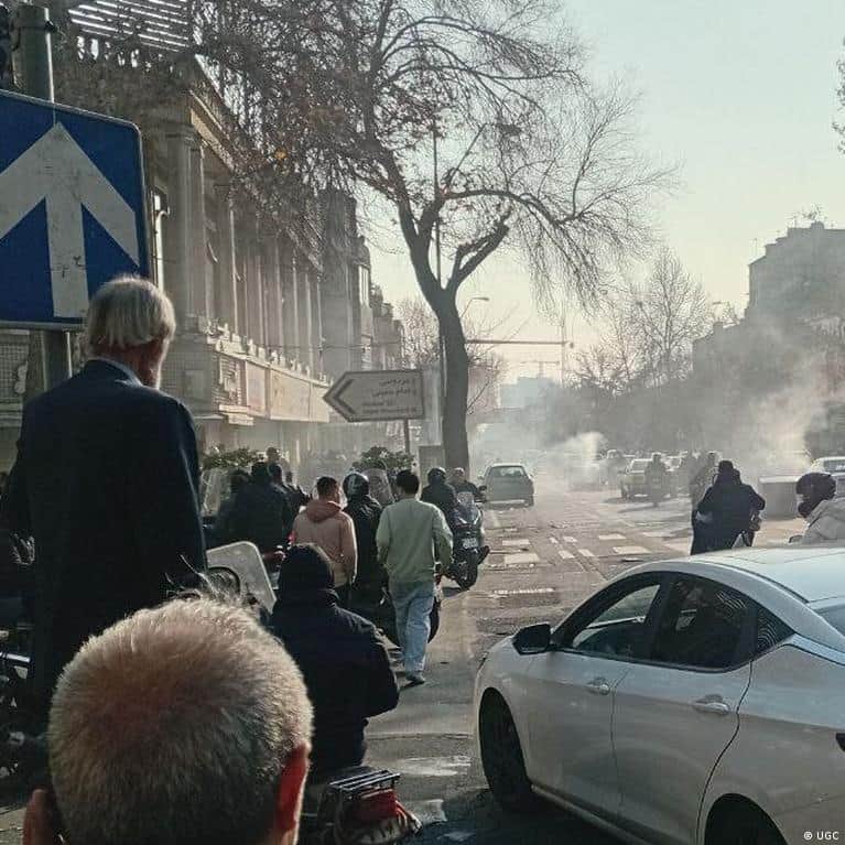 Trump threatens Iran as more protest deaths reported