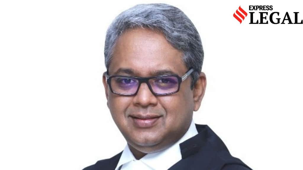 Unconstitutional restriction: Karnataka High Court grants relief after state bar council refuses lawyer’s re-registration