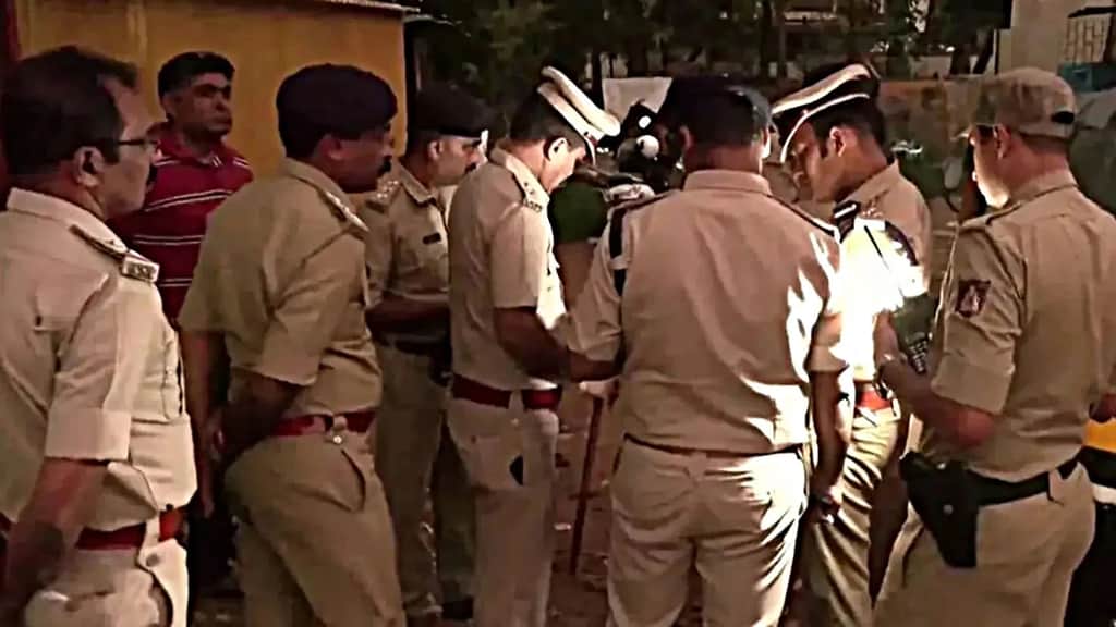 After 127 mobiles seized in 2 months, Bengaluru police seek body warrants to probe ‘mobile mafia’ inside Parappana Agrahara jail
