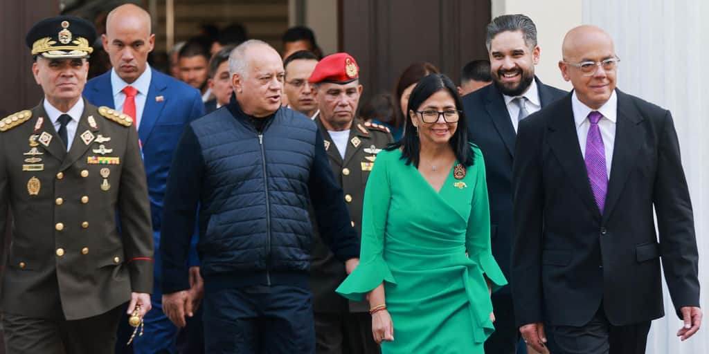 EN DIRECT, Venezuela : Delcy Rodriguez commence son mandat de présidente par intérim ; une liste de 55 militaires tués lors de l’opération américaine publiée