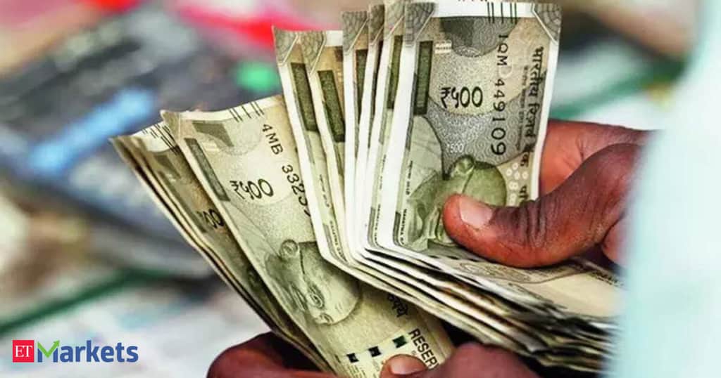 Top NBFCs seek RBI nod to raise retail deposits