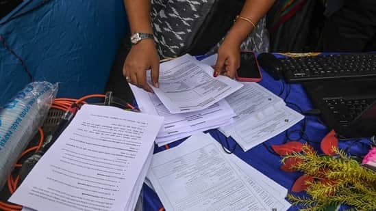 Uttara Pradesh: 10.4 million get notice to appear before EC over mismatch with 2003 revision