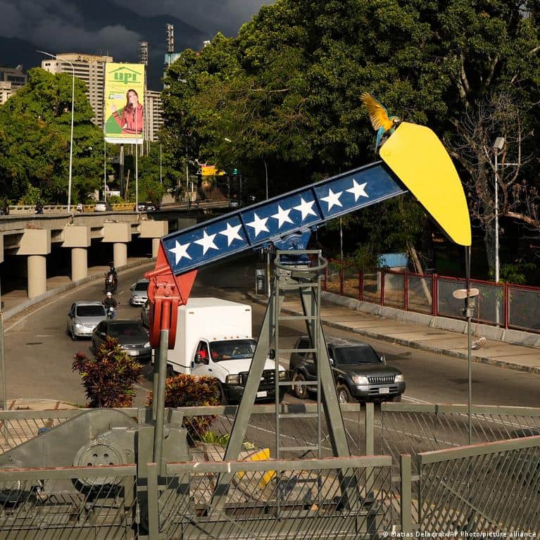 Venezuela: Trump touts plan to get up to 50M barrels of oil