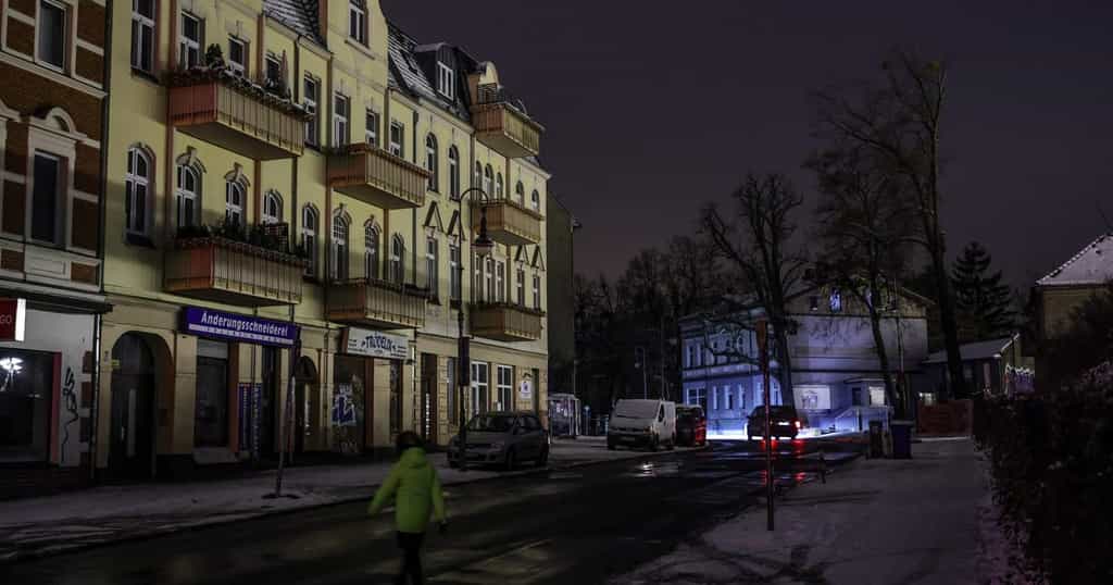 Berlin mayor under fire for playing tennis while city froze during blackout