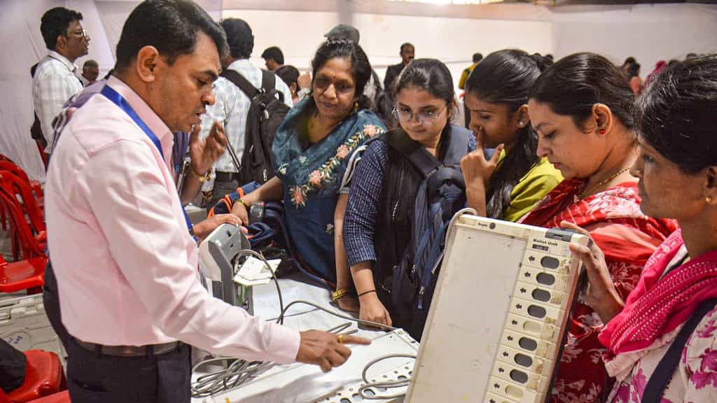 Thane polls: Numbers favour Shinde, Thackeray’s bank on emotional appeal in traditional Sena stronghold