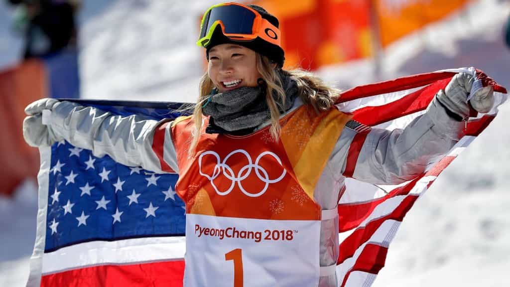 Chloe Kim injures shoulder, status for Winter Games unknown - ESPN