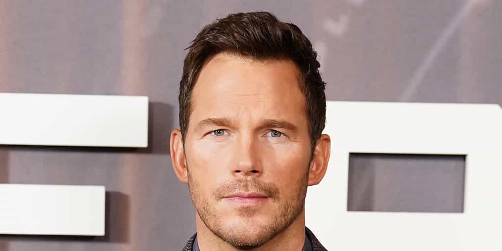 Chris Pratt Reveals the Hilarious Gift He Got From Arnold Schwarzenegger