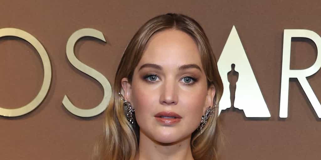 Why Jennifer Lawrence Says It's "Preferable" to Film Sex Scenes With Strangers