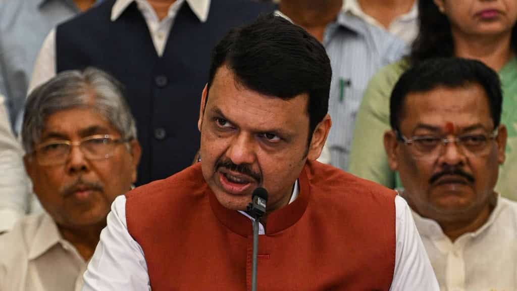 Thackerays were born, aged in Mumbai, but did nothing for its residents: CM Fadnavis