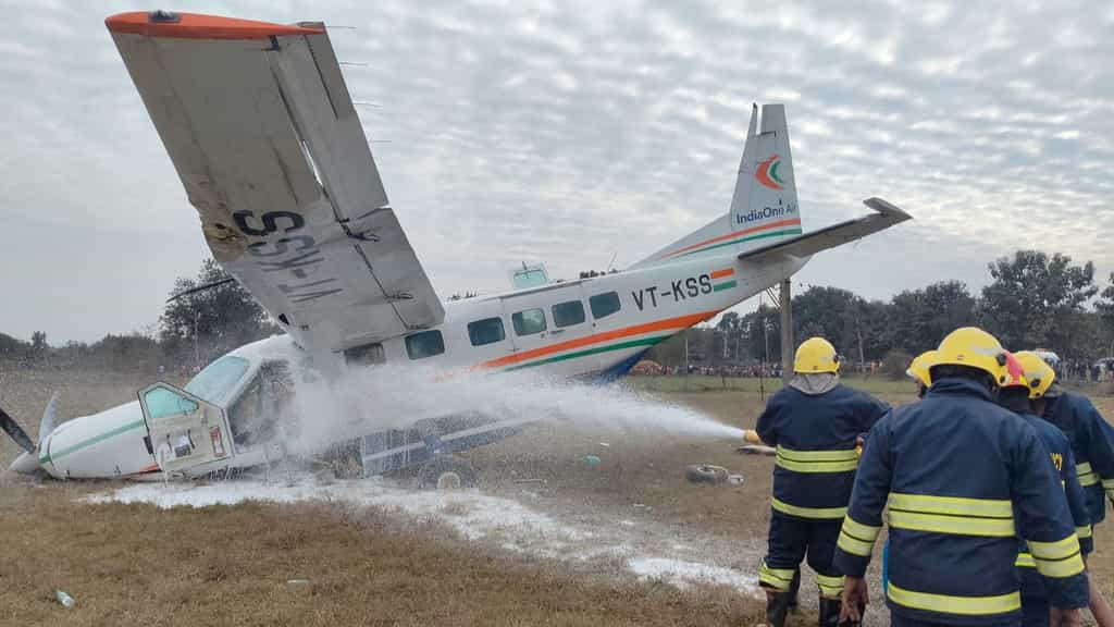 Small aircraft crashes while landing at Rourkela; 6 injured